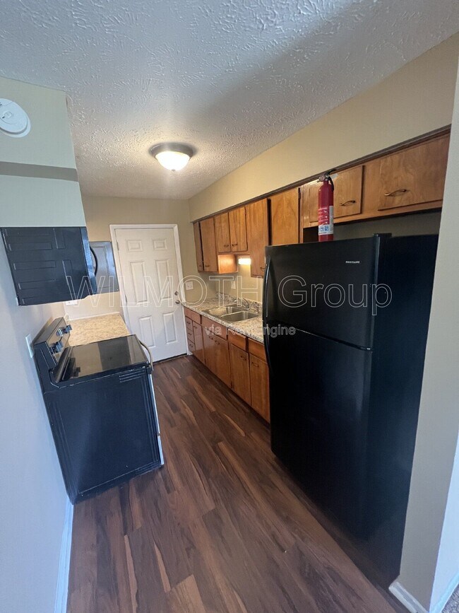 Building Photo - 3001 N Campbell Ave