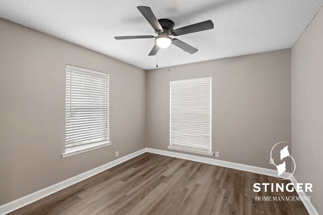 Building Photo - 16 Quail Ridge Cir N