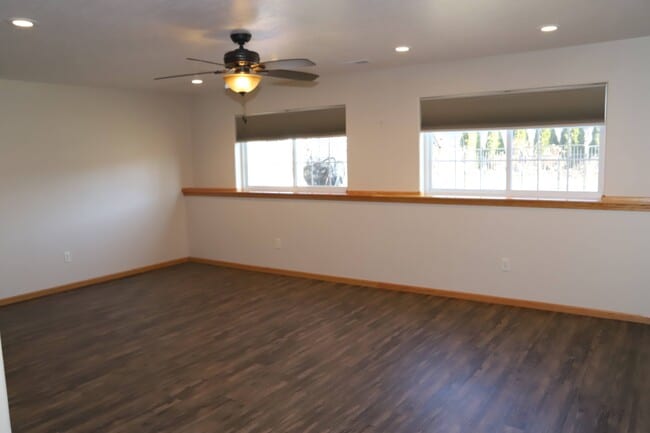 Building Photo - 1160 Winchester Ln