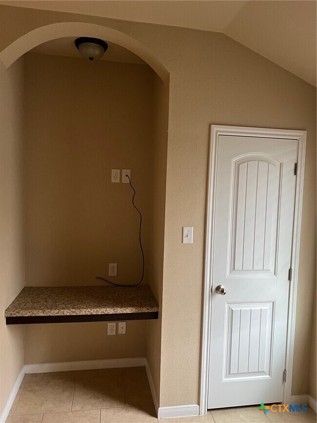 Building Photo - 4603 Cambridge Dr