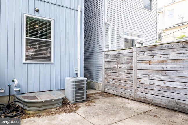 Building Photo - 1239 N 19th St