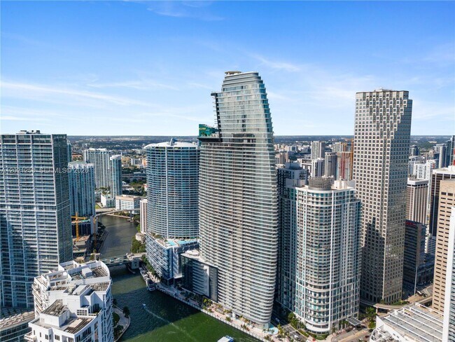Building Photo - 300 Biscayne Blvd Way