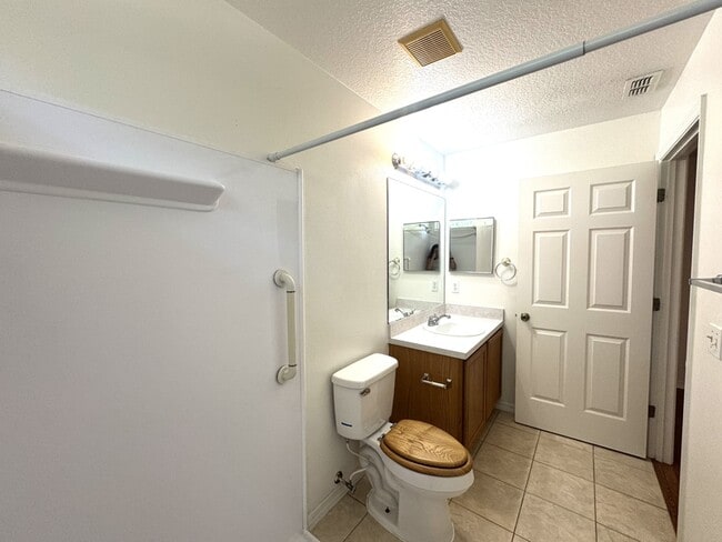Building Photo - 1648 Dunlap Dr