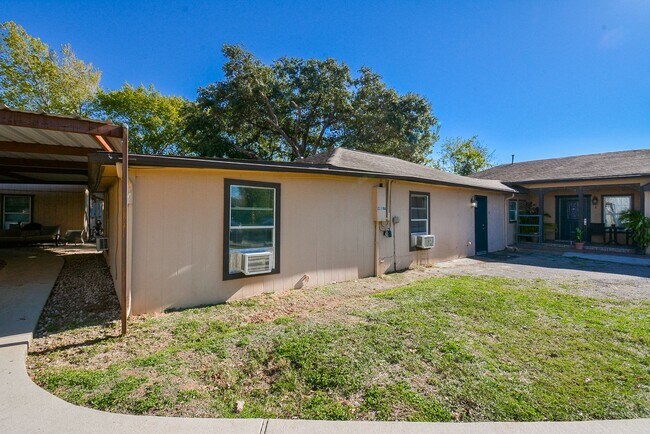 Building Photo - 2118 Thonig Rd