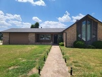 Building Photo - 312 Rosanne St