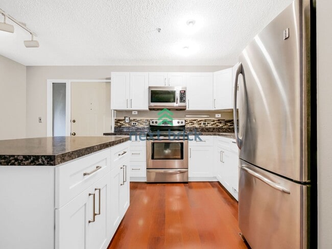 Building Photo - 2 Bed 1 Bath Condo in Desirable Capitol Hill