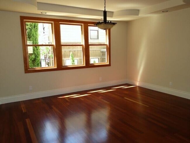 Building Photo - Large estate in the Oakland hills