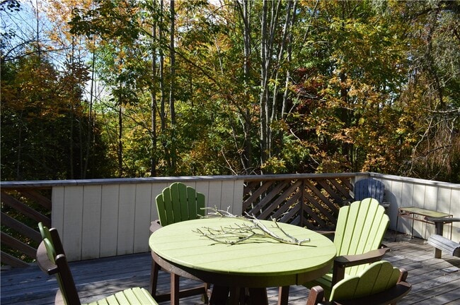 Building Photo - 132 Pines Dr