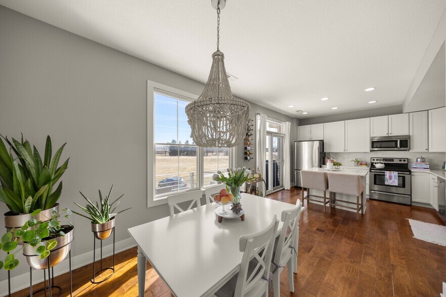 Building Photo - 492 Bluestem Cir