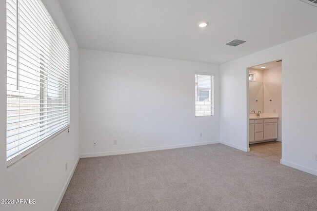 Building Photo - 16554 W Questa Dr