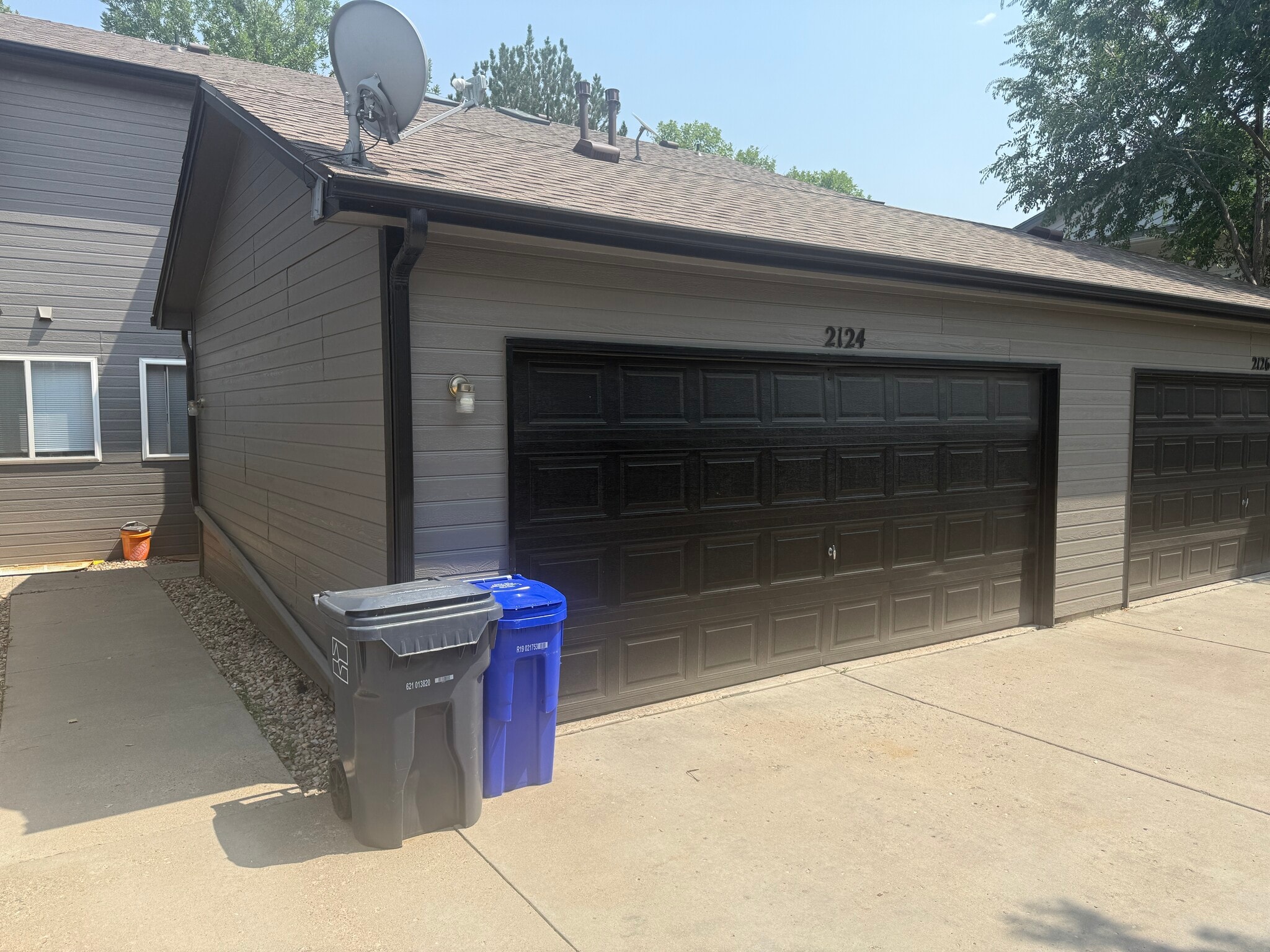 Entry and Garage - 2124 3rd St SW