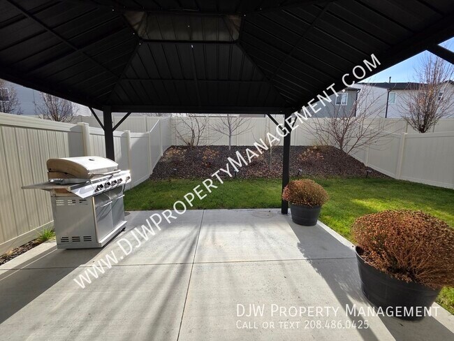 Building Photo - 2351 E Danzee Dr