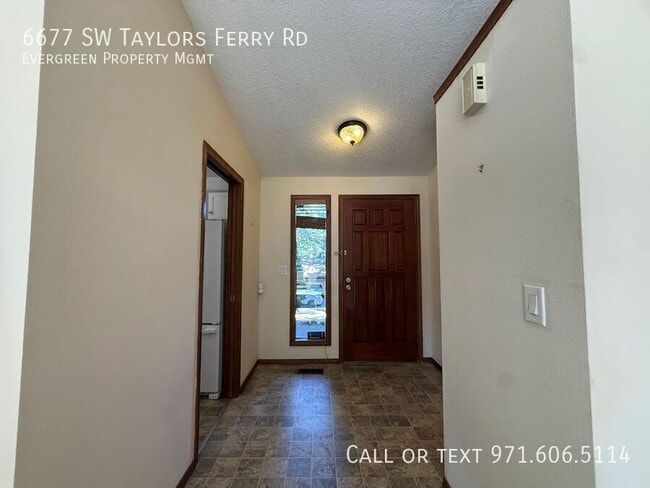 Building Photo - 6677 SW Taylors Ferry Rd