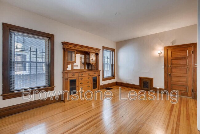 Building Photo - 1135 Corona St