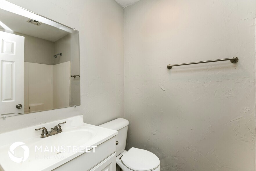 Building Photo - 2219 NW 38th St