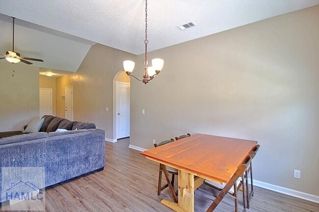 Building Photo - 50 Sunflower Cir NE
