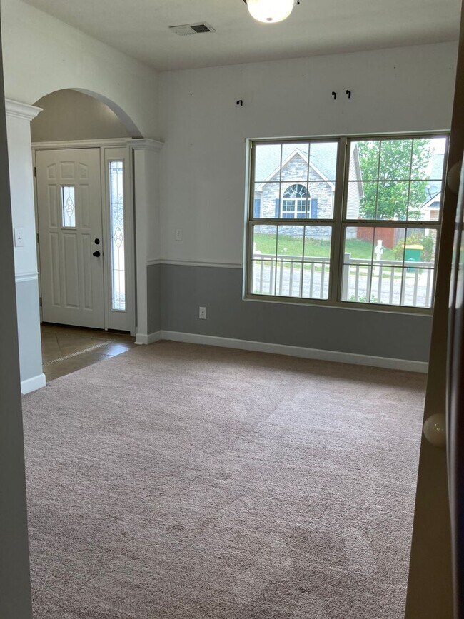 Building Photo - 103 Ashmore Ct