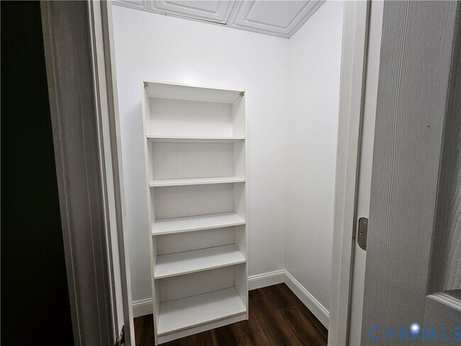 Building Photo - 5195 Lennie Rd