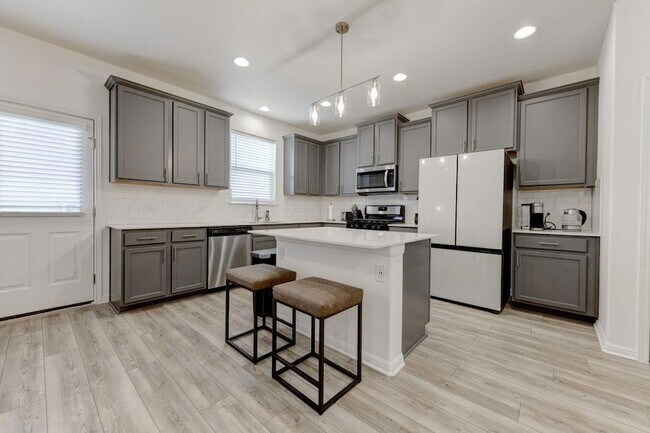 Building Photo - 6502 Arden Fls Dr