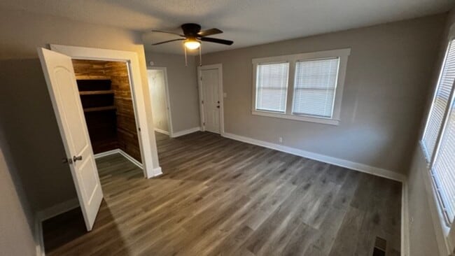 Building Photo - 1418 Snowden Ave