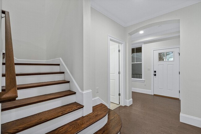 Building Photo - 15 Lily Pond Ln