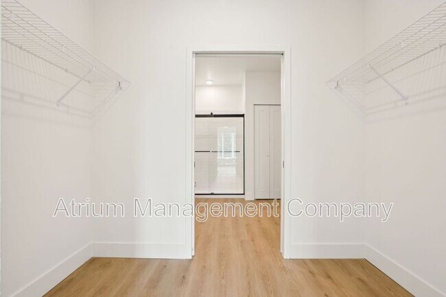 Building Photo - 221 S Bumby Ave