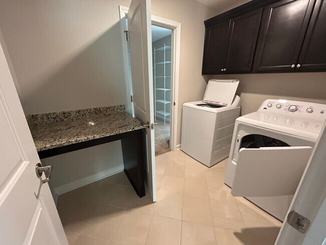 Building Photo - 79 Mornington Pl