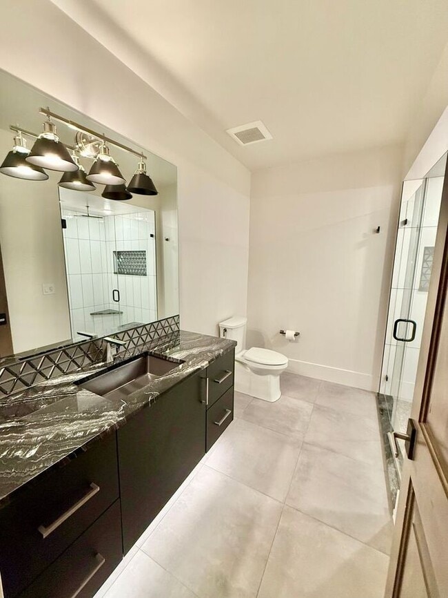 Building Photo - Luxury Golf Retreat in Berthoud with Breat...