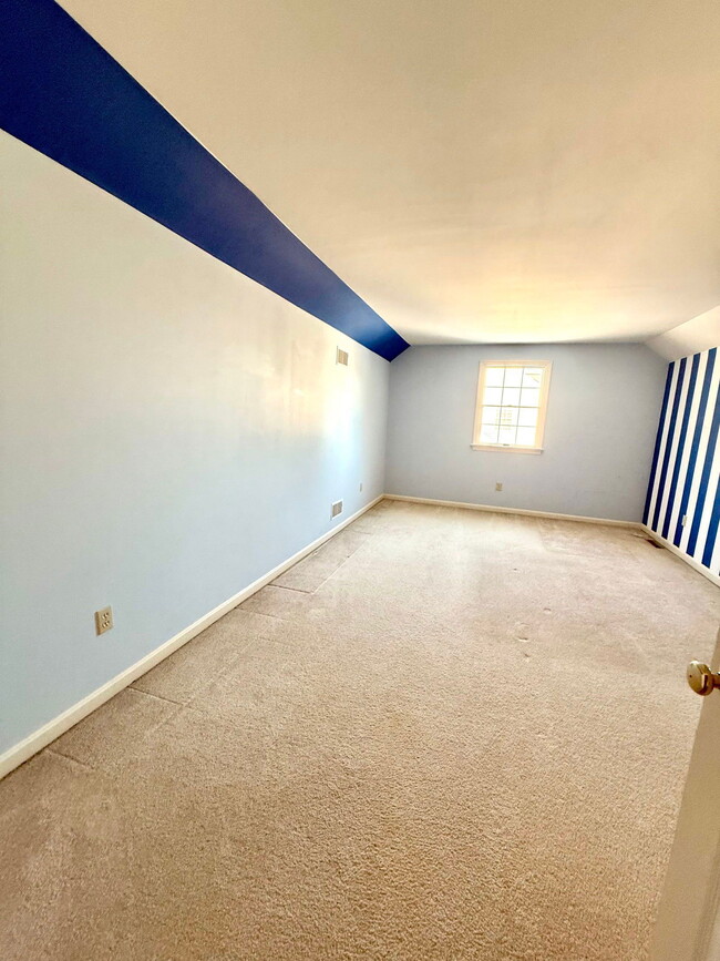 Building Photo - 115 Fleetline St