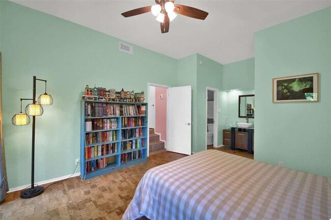 Building Photo - 11510 Oak Knoll Dr