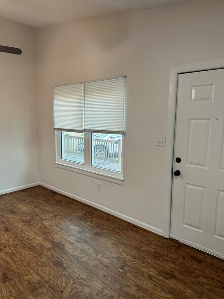 Building Photo - 415 N Oceana Blvd