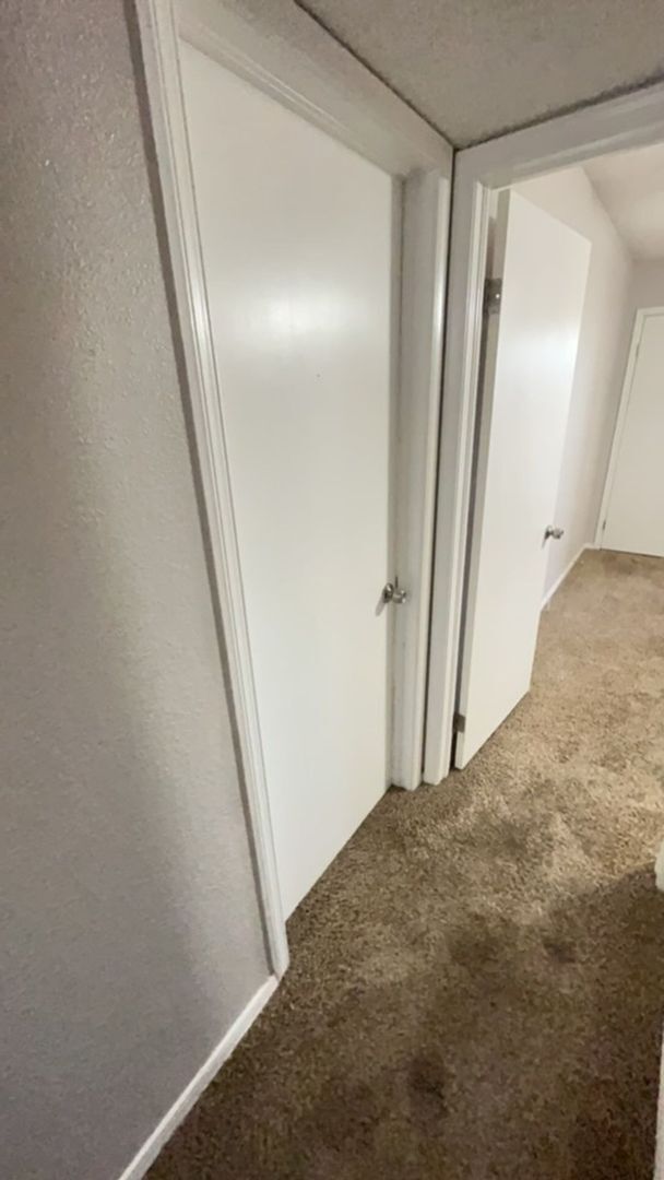 Building Photo - Home For Rent