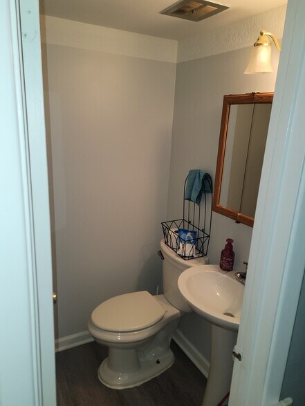 . 5 restroom - 14835 Anderson Ct