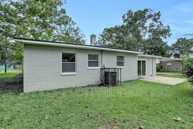 Building Photo - 3511 Rockwood Dr