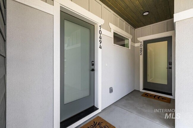 Building Photo - 10494 W Shields Ave