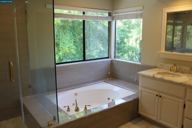 Building Photo - 4106 Quail Run Dr