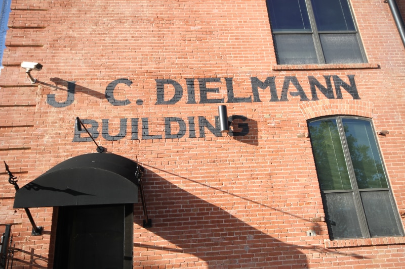 Building Photo - 710 S Medina St