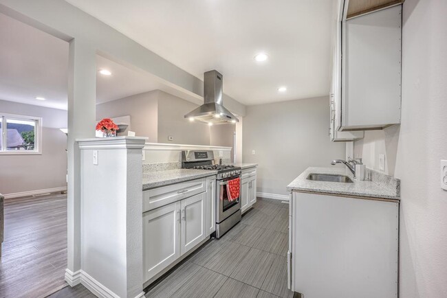 Building Photo - 4719 Snead Dr