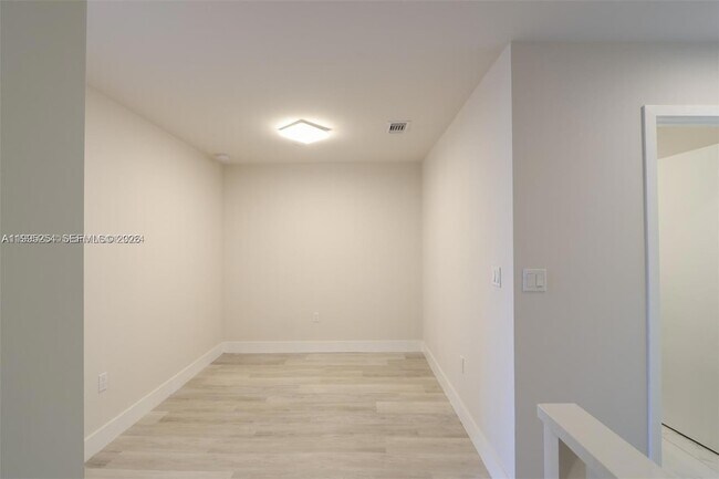 Building Photo - 2555 NE 193rd St