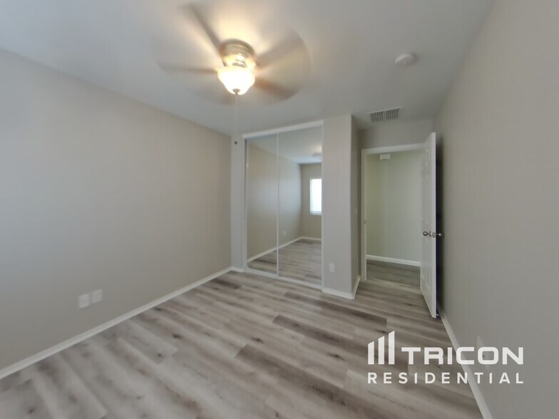 Building Photo - 4558 E Silverbell Rd