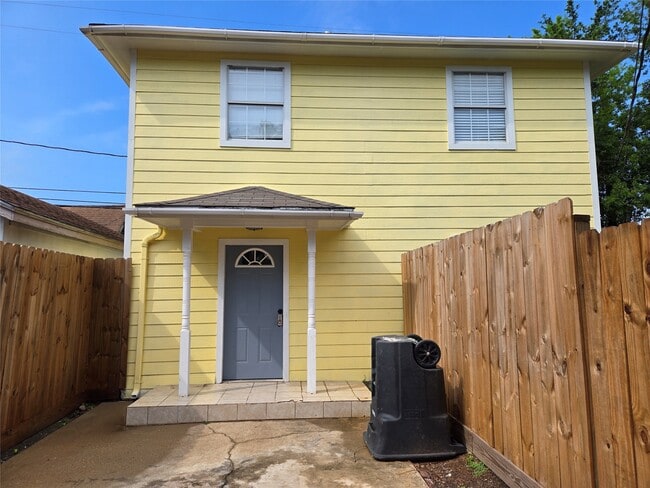 Primary Photo - 4733 Jefferson St