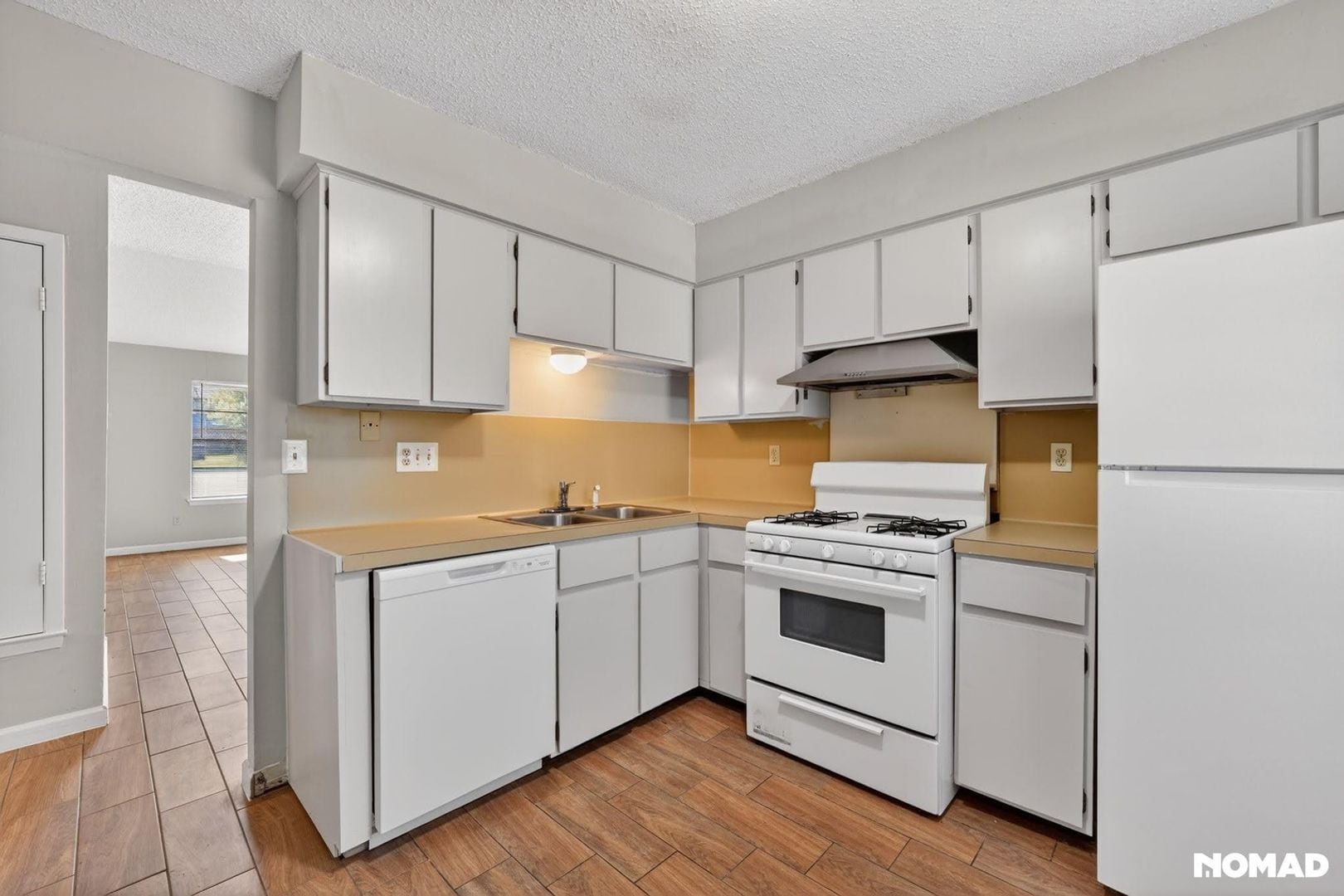 Building Photo - 1600 W Braker Ln