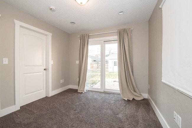 Building Photo - Beautiful Spacious Home in Sugarhouse!