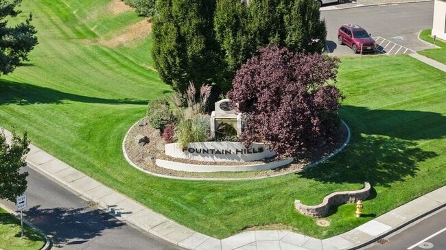 Building Photo - 8731 W Skagit Ave