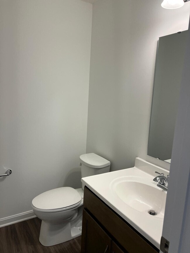 Building Photo - 3345 Sunbeam Pl