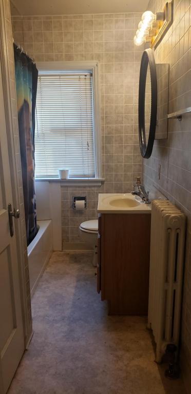 Building Photo - 1114 E 22nd St