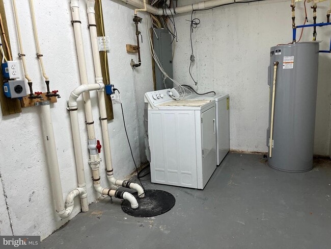 Building Photo - 20 Mabel Ln