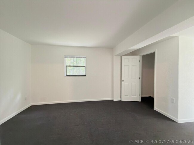 Building Photo - 706 23rd St
