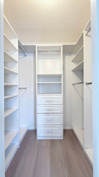 Building Photo - 20930 Parthenia St