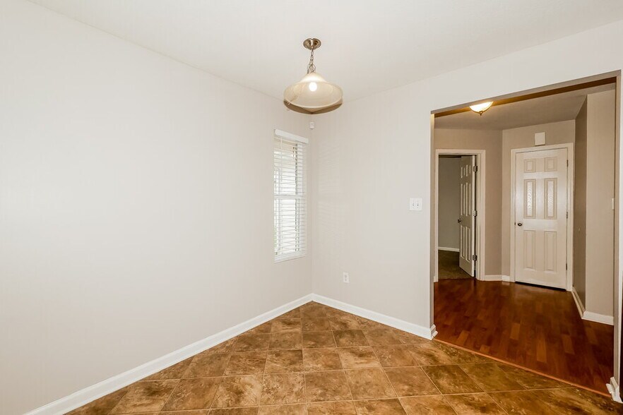 Building Photo - 5544 Wild Horse Dr
